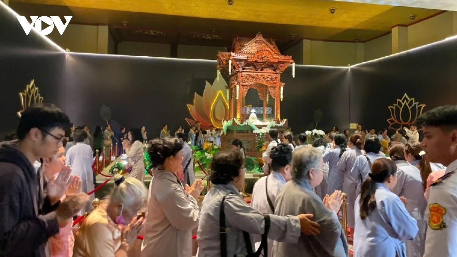 Thousands venerate Lord Buddha’s Sarira in Ho Chi Minh City